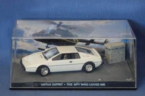 James Bond 007 "Lotus Esprit'' die cast model car from the movie "The spy who loved me''