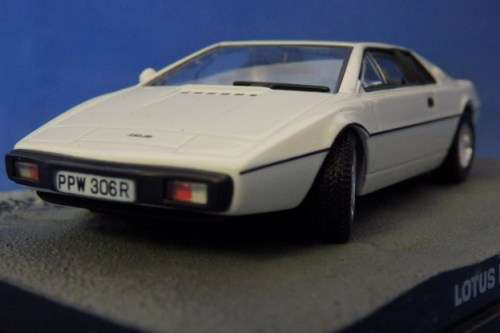 James Bond 007 "Lotus Esprit'' die cast model car from the movie "The spy who loved me''