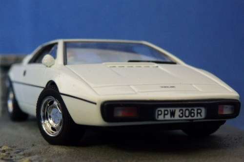 James Bond 007 "Lotus Esprit'' die cast model car from the movie "The spy who loved me''