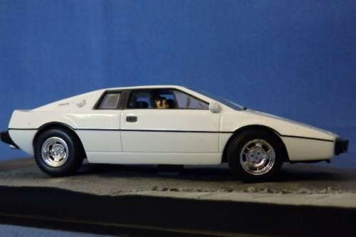 James Bond 007 "Lotus Esprit'' die cast model car from the movie "The spy who loved me''
