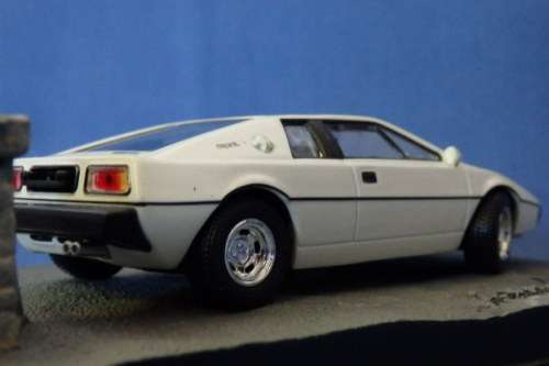 James Bond 007 "Lotus Esprit'' die cast model car from the movie "The spy who loved me''