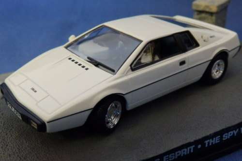 James Bond 007 "Lotus Esprit'' die cast model car from the movie "The spy who loved me''