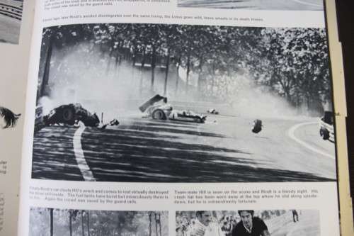 A rare original collectable ''automobile year 1969 edition (Annual automobile review)'' ISSUE #17