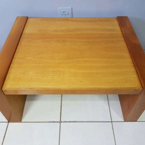 A stylish modern Cherry wood occasional/ coffee table = stylish modern top-end furniture!!!