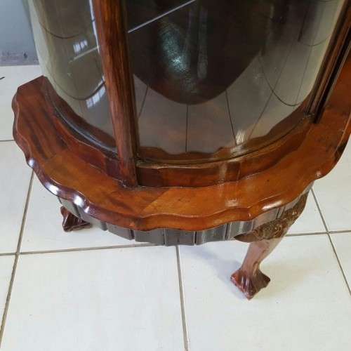 A beautiful antique curved glass ball & claw showcase w/ shelves, all glass intact!!! Exquisite!!!