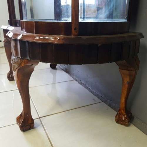 A beautiful antique curved glass ball & claw showcase w/ shelves, all glass intact!!! Exquisite!!!