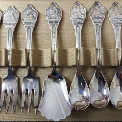 A spectacular rare Dutch Sola 90 boxed set of six EPNS teaspoons, six cake forks & sugar spoon
