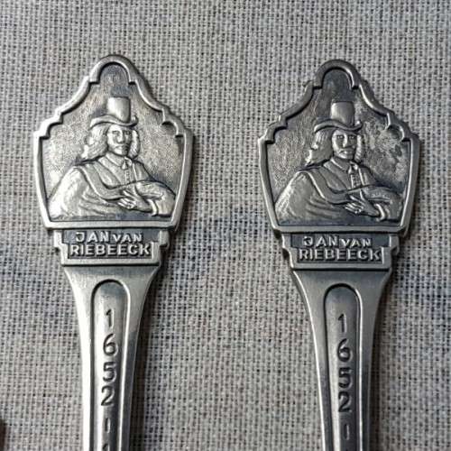 A spectacular rare Dutch Sola 90 boxed set of six EPNS teaspoons, six cake forks & sugar spoon