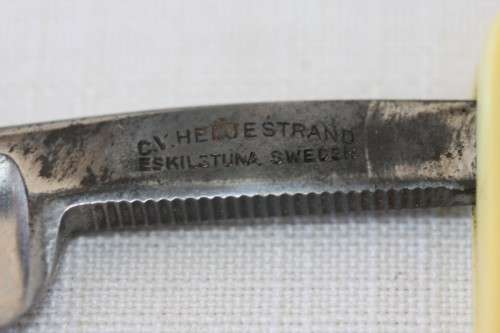 An awesome rare antique "Haljestrand Eskilstuna MKN08" Swedish cut throat razor in its original box