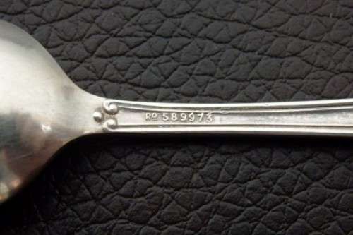 An amazing antique boxed set of English made EPNS silver plated teaspoons with stunning detailing