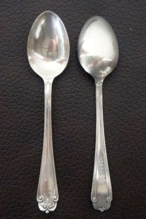 An amazing antique boxed set of English made EPNS silver plated teaspoons with stunning detailing