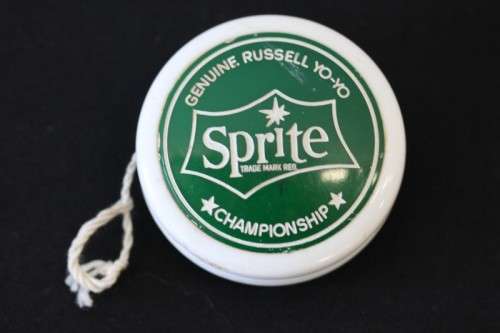 An incredible vintage Genuine Russell "championship" Sprite yo-yo with string - very collectable!