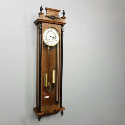 Magnificent vintage German made solid oak Hermle wall clock w/ porcelain face & original key RS17CL