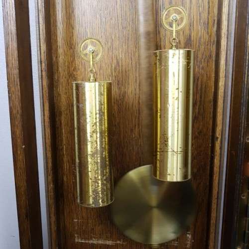Magnificent vintage German made solid oak Hermle wall clock w/ porcelain face & original key RS17CL