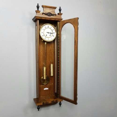 Magnificent vintage German made solid oak Hermle wall clock w/ porcelain face & original key RS17CL