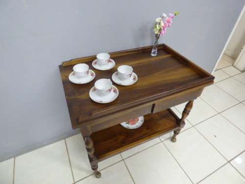 A magnificent vintage Stink wood butlers tray on castors w 2 drawers, 2 trays in fantastic condition