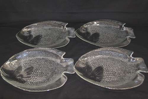 3x stunning sets (of 6x each) fish shaped glass dinner plates in great condition; bid/set - RS17Sale