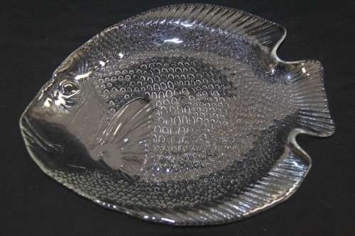 3x stunning sets (of 6x each) fish shaped glass dinner plates in great condition; bid/set - RS17Sale