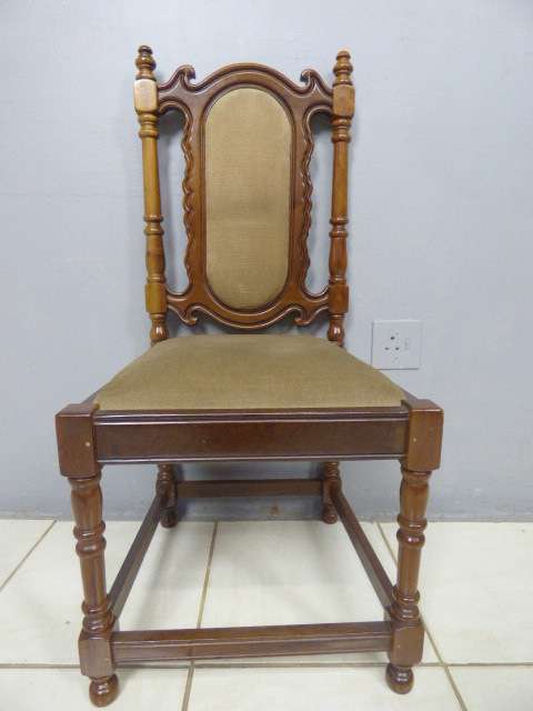 BARGAIN! Absolutely spectacular 8-seater King wood diningroom suite w/ luxurious upholstered chairs!