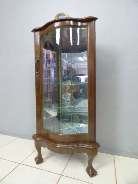 A gorgeous solid (heavy) Imbuia ball & claw glass door corner display cabinet in stunning condition!