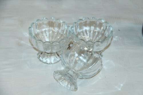 Awesome boxed set of six stemmed glass ice-dream dessert bowls in superb condition RS17