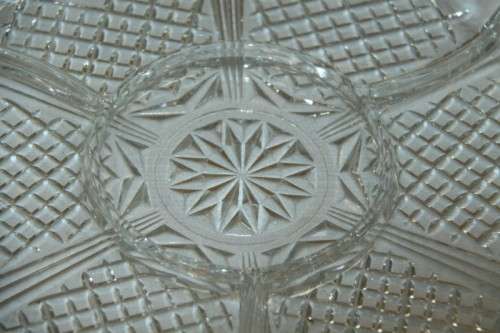 An exquisite ornate (round) 4-division "Hors d'Oeuvre" dish in superb condition | RS17