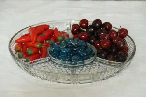 An exquisite ornate (round) 4-division "Hors d'Oeuvre" dish in superb condition | RS17