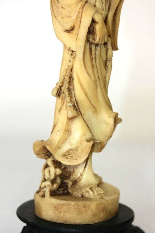 A lovely oxylite figurine of a Chinese lady in remarkable condition