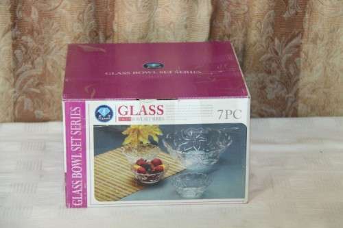 Fabulous 7-piece boxed bowl set incl. 6x dessert bowls and a serving bowl in superb condition RS17