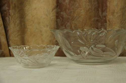 Fabulous 7-piece boxed bowl set incl. 6x dessert bowls and a serving bowl in superb condition RS17
