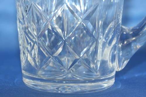 A spectacular lead crystal whiskey water jug w/ beautiful cut crystal detailing in superb condition