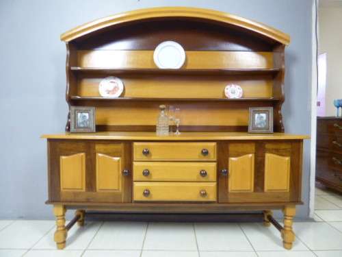An unquestionably beautiful vintage solid yellow wood & imbuia welsh dresser, beautiful & elegant!!!