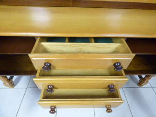 An unquestionably beautiful vintage solid yellow wood & imbuia welsh dresser, beautiful & elegant!!!