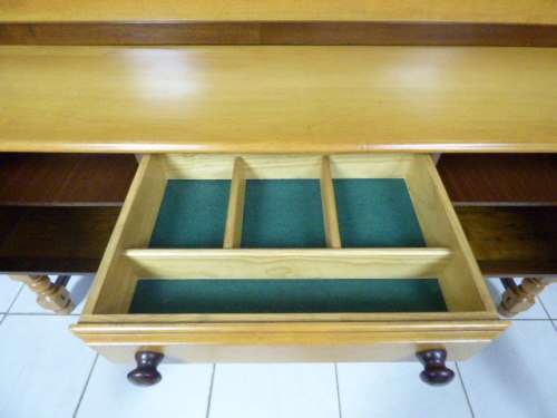 An unquestionably beautiful vintage solid yellow wood & imbuia welsh dresser, beautiful & elegant!!!