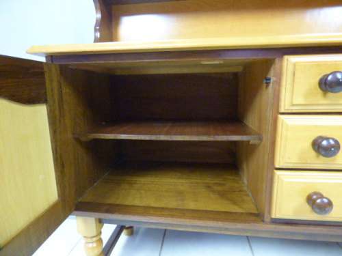 An unquestionably beautiful vintage solid yellow wood & imbuia welsh dresser, beautiful & elegant!!!