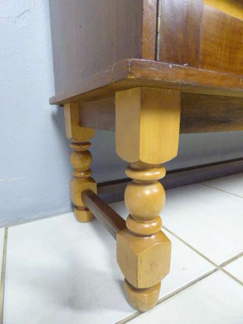 An unquestionably beautiful vintage solid yellow wood & imbuia welsh dresser, beautiful & elegant!!!