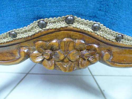 2 elegant Victorian arm chairs with deep button detailing & gorgeous, vibrant blue fabric