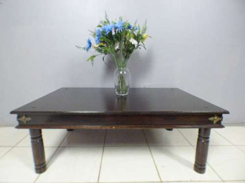 A superb (larger) dark oak coffee table with eye-catching metalwork detailing - stunning!!