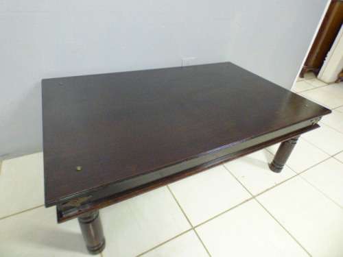 A superb (larger) dark oak coffee table with eye-catching metalwork detailing - stunning!!