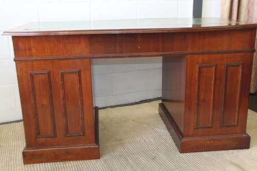 A spectacular imbuia ladies executive desk with 9x drawers in stunning condition