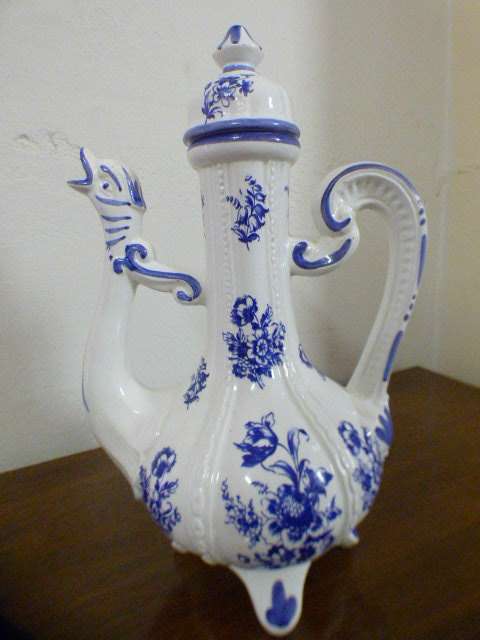 Spectacular large hand painted Italian made Capodimonte porcelain decorative lidded jug!