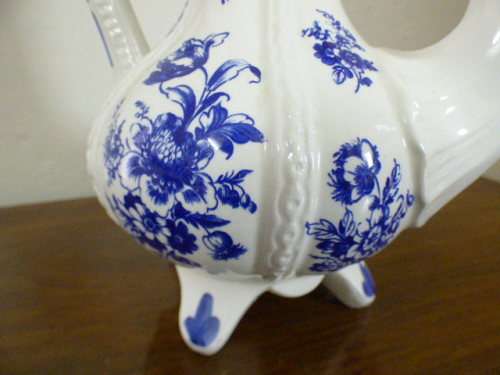 Spectacular large hand painted Italian made Capodimonte porcelain decorative lidded jug!
