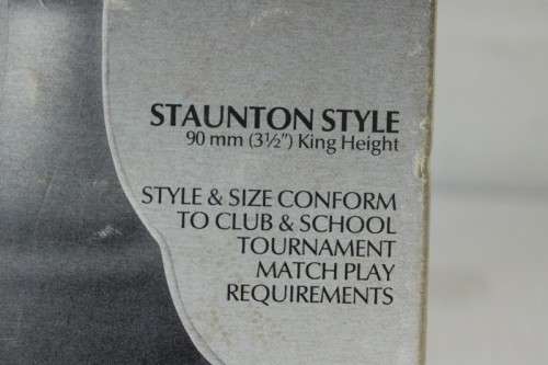 A stunning vintage (boxed) Chess Men chess set with "Staunton Style" chess pieces in great condition