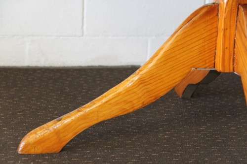 A wonderful Oregon round dining table with a sturdy centred leg in great condition - RS17Sale