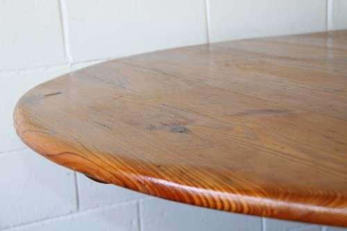 A wonderful Oregon round dining table with a sturdy centred leg in great condition - RS17Sale