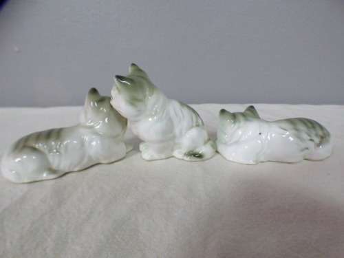 Three lovely bone china kittens for your collection of figurines. Very pretty display - RS17Sale