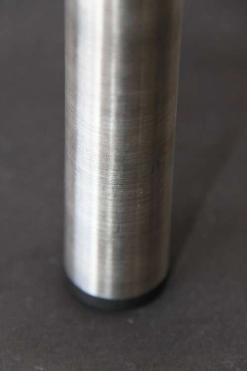 An elegant and stylish salt and pepper shaker set in stunning condition - RS17Sale
