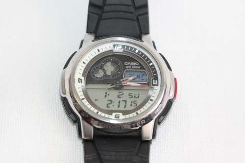 A fantastic Casio (AQF-102W) sports watch w/ a digital & analog display and a multitude of functions