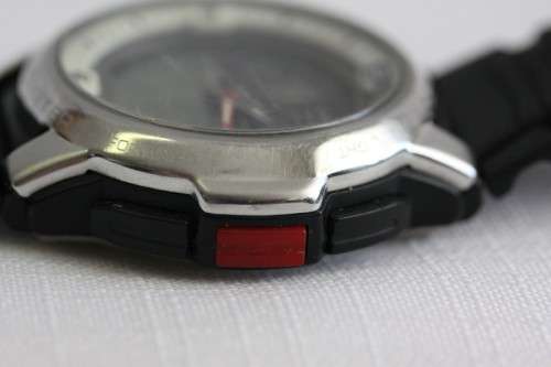 A fantastic Casio (AQF-102W) sports watch w/ a digital & analog display and a multitude of functions