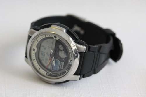 A fantastic Casio (AQF-102W) sports watch w/ a digital & analog display and a multitude of functions